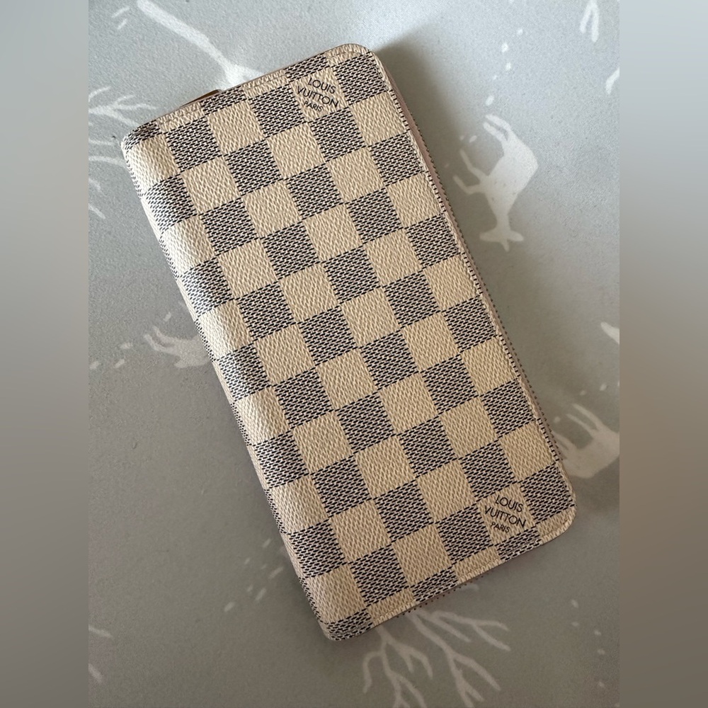 Louis Vuitton Zippy Wallet Damier Azur Rose Ballerine — PRE-OWNED